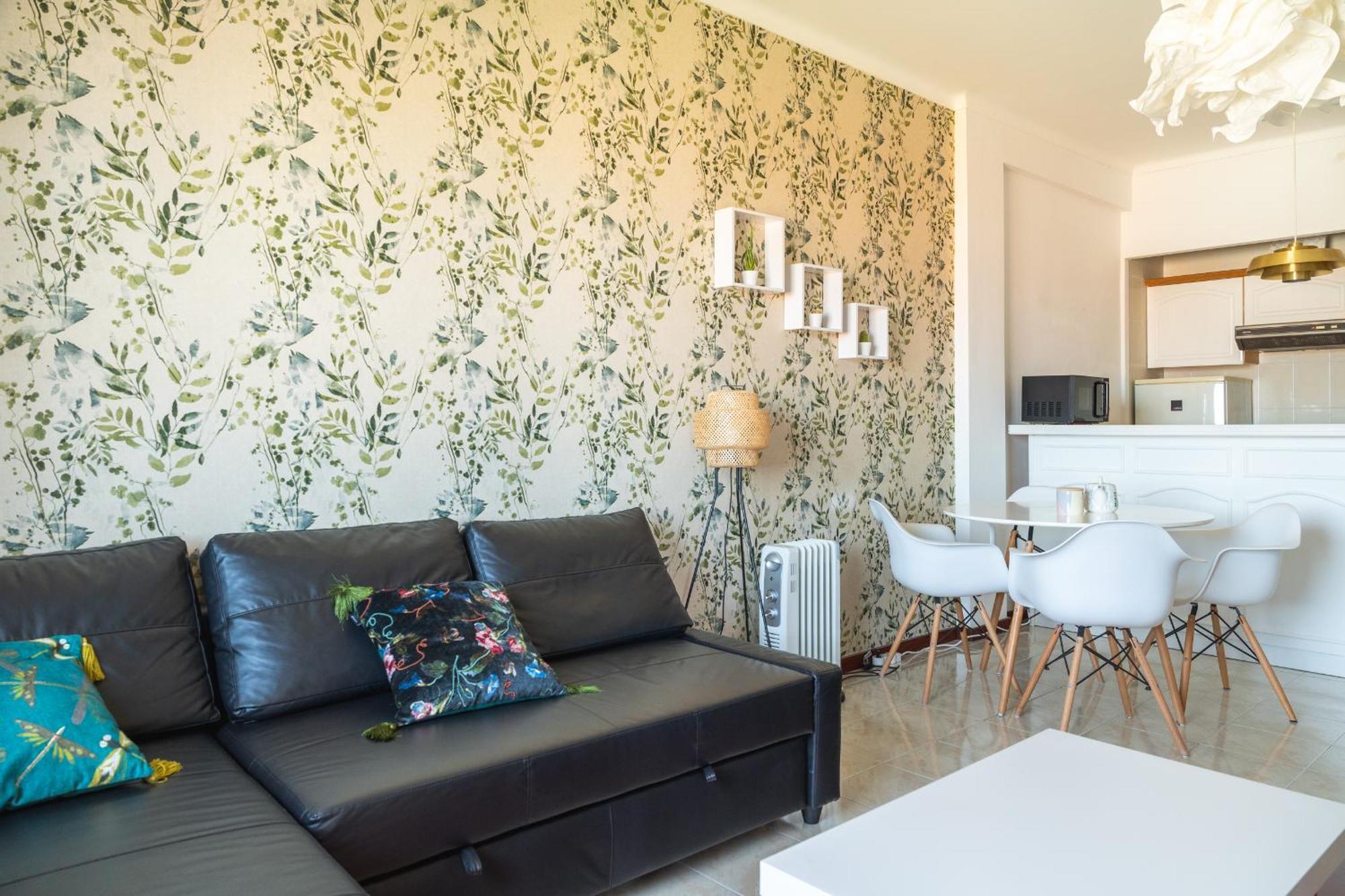 Sea View & Sundown, 150M From The Beach And Surf Spots Costa da Caparica Exterior photo