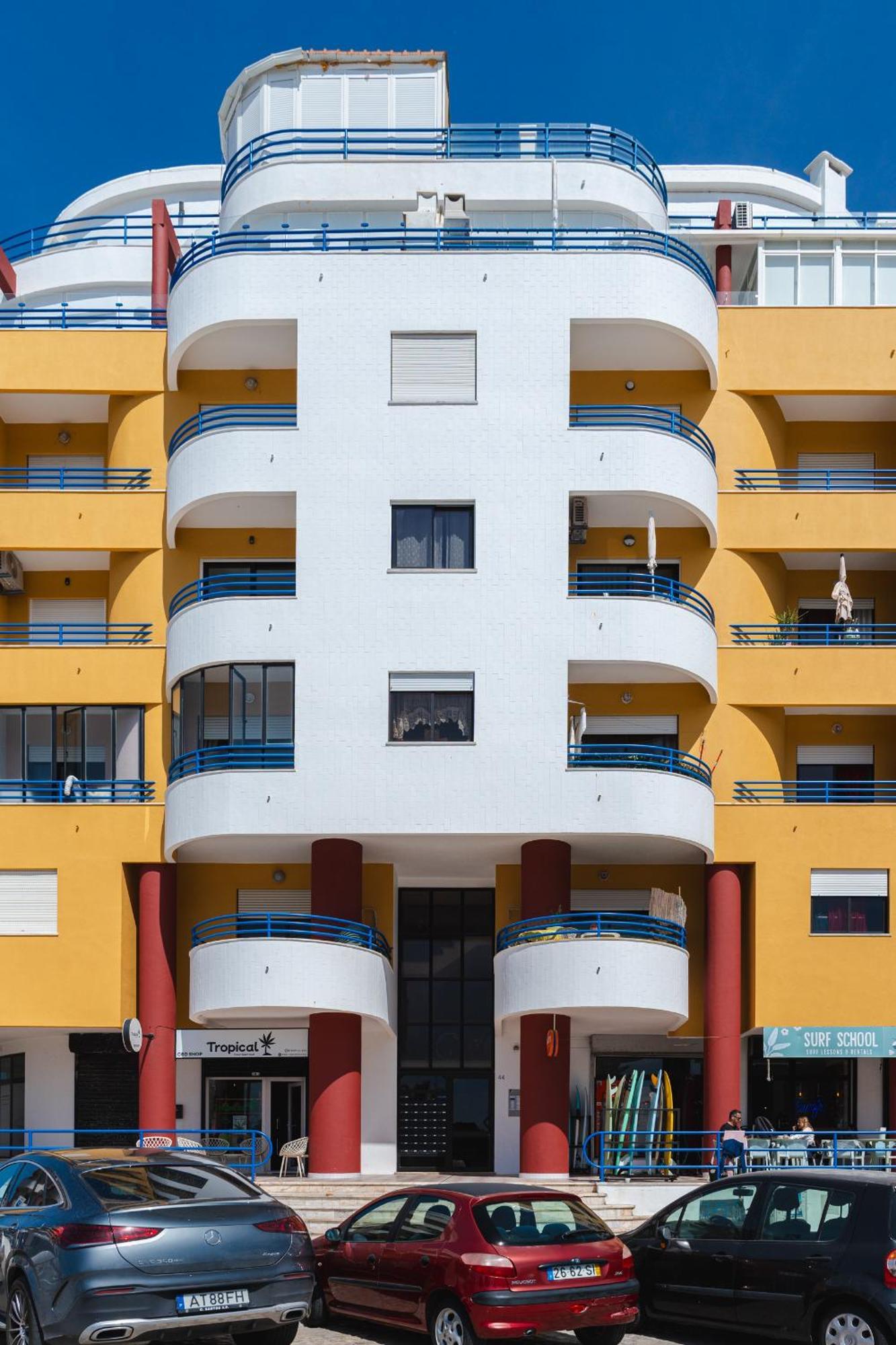 Sea View & Sundown, 150M From The Beach And Surf Spots Costa da Caparica Exterior photo