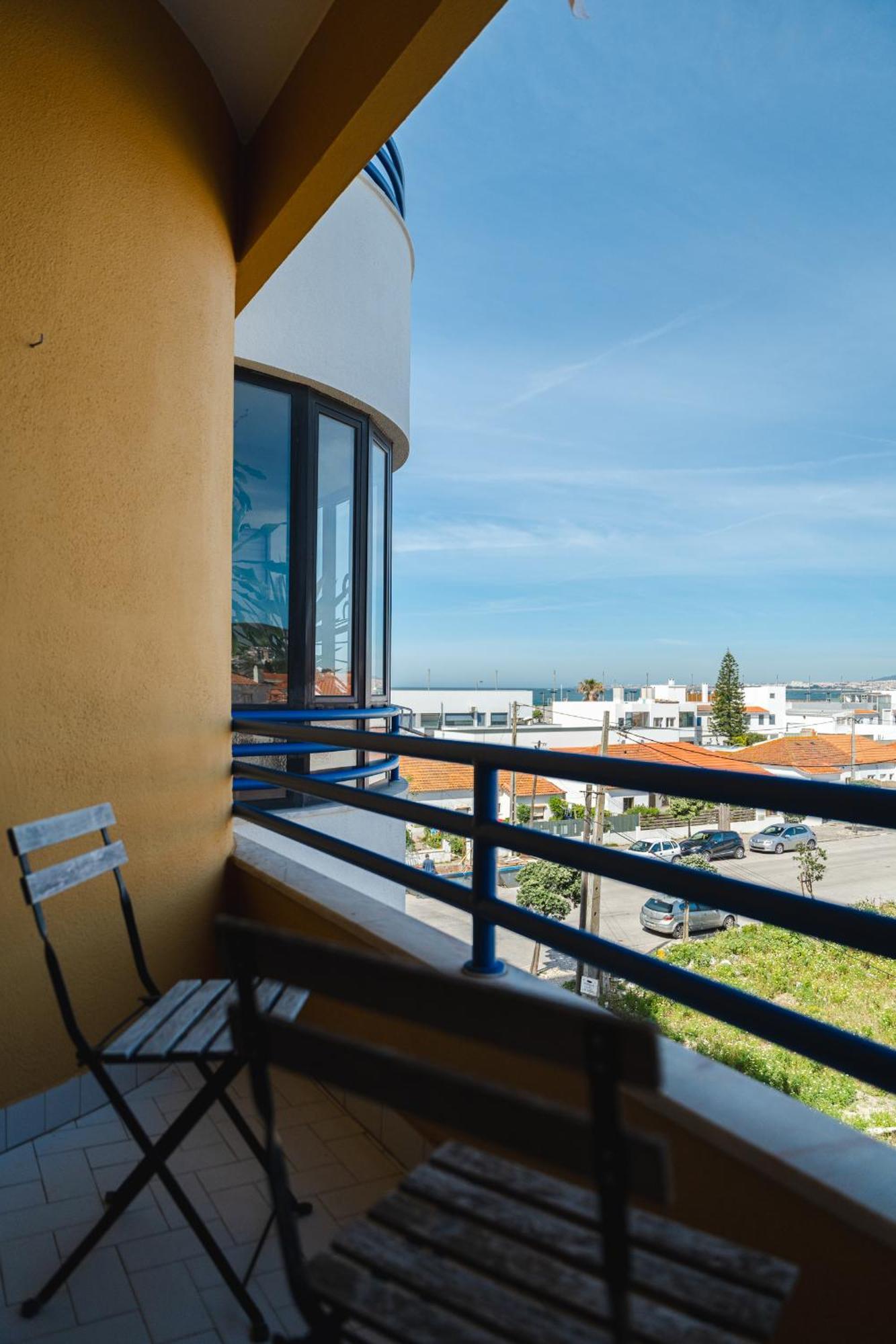Sea View & Sundown, 150M From The Beach And Surf Spots Costa da Caparica Exterior photo